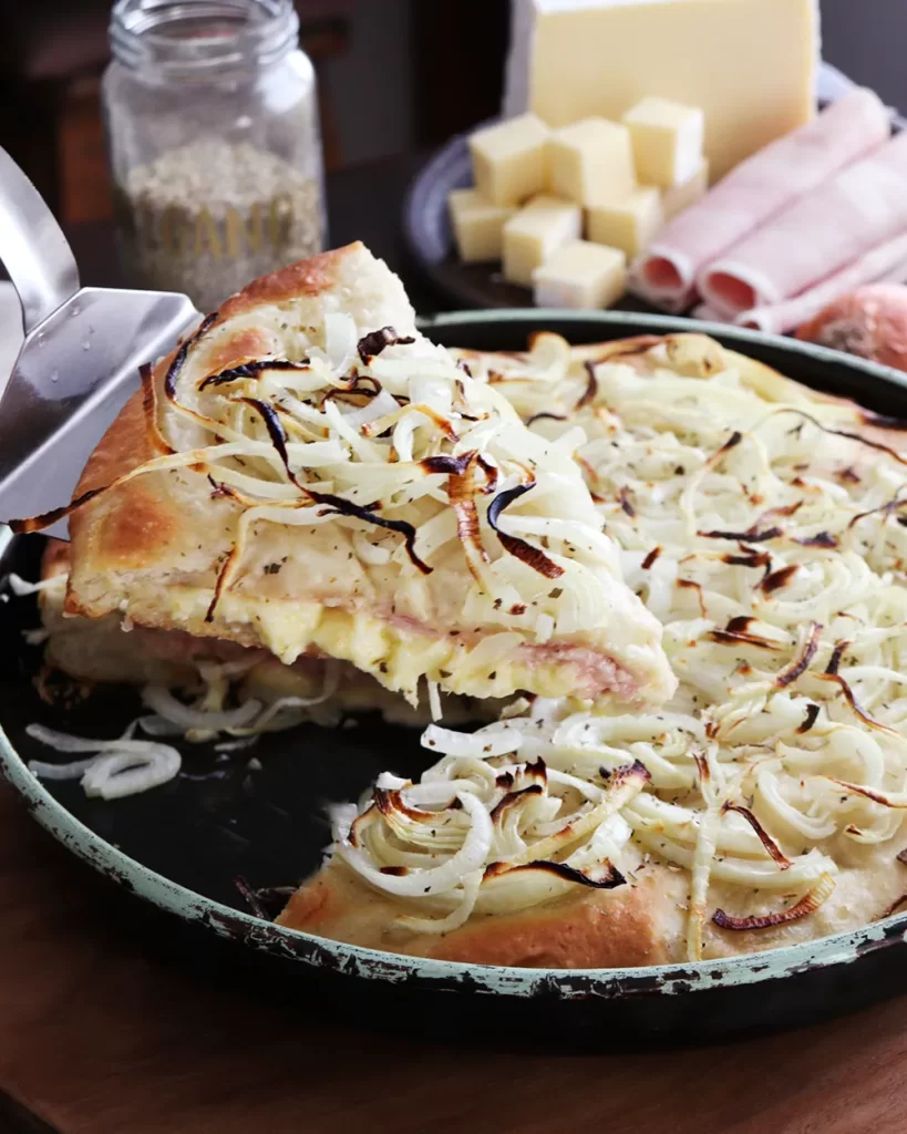 fugazzeta rellena jamon queso cebolla pizza argentina