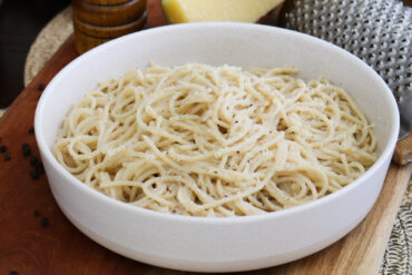 spaghetti cacio e pepe receta facil pasta