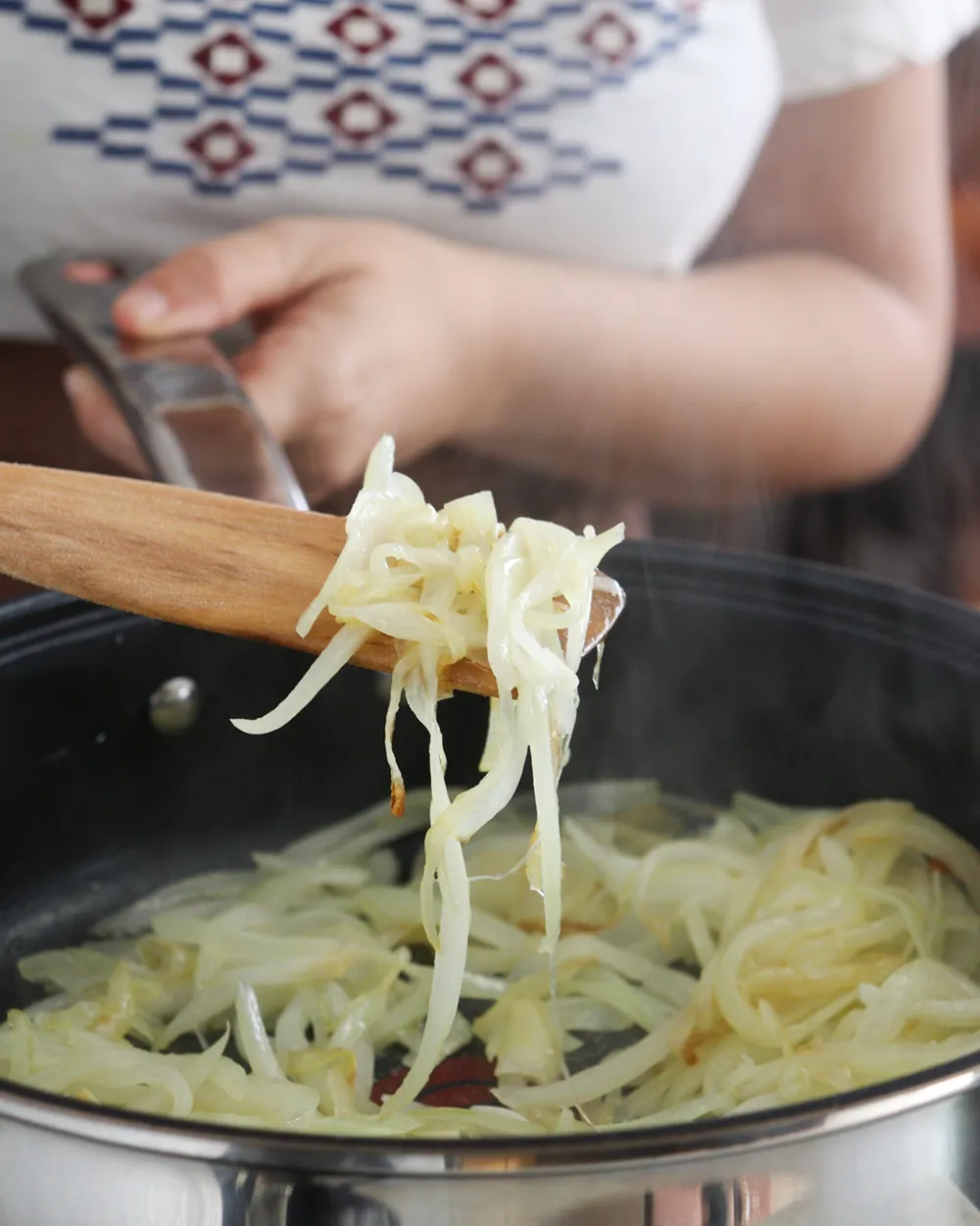 cocinar cebolla en sarten