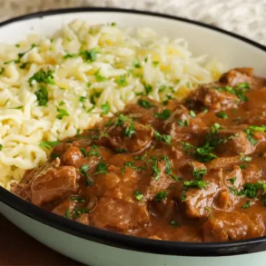 goulash con spaetzle