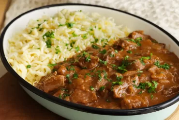 goulash con spaetzle