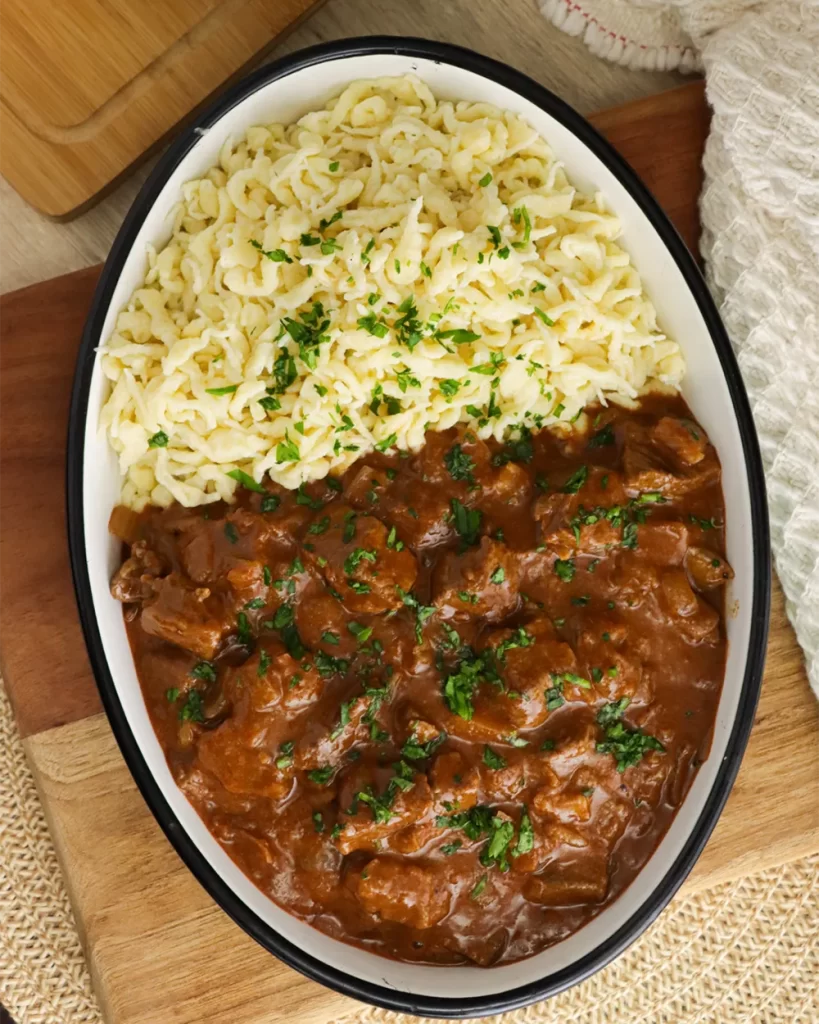 goulash con spaetzle