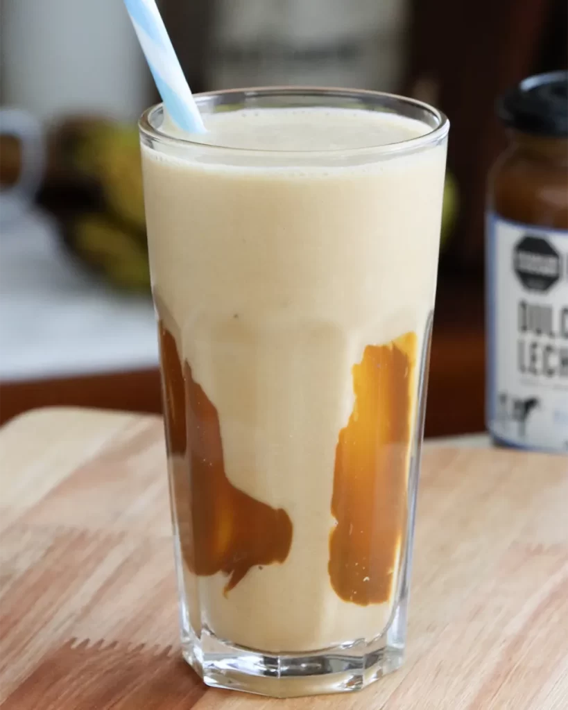 licuado de banana y dulce de leche