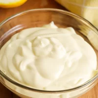 mayonesa casera con huevo cocido