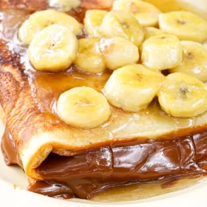 panqueques con dulce de leche y banana