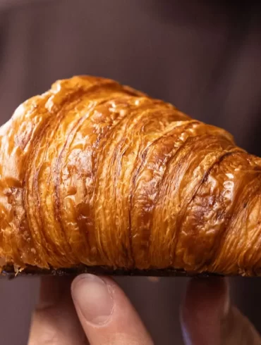 levando dia del croissant