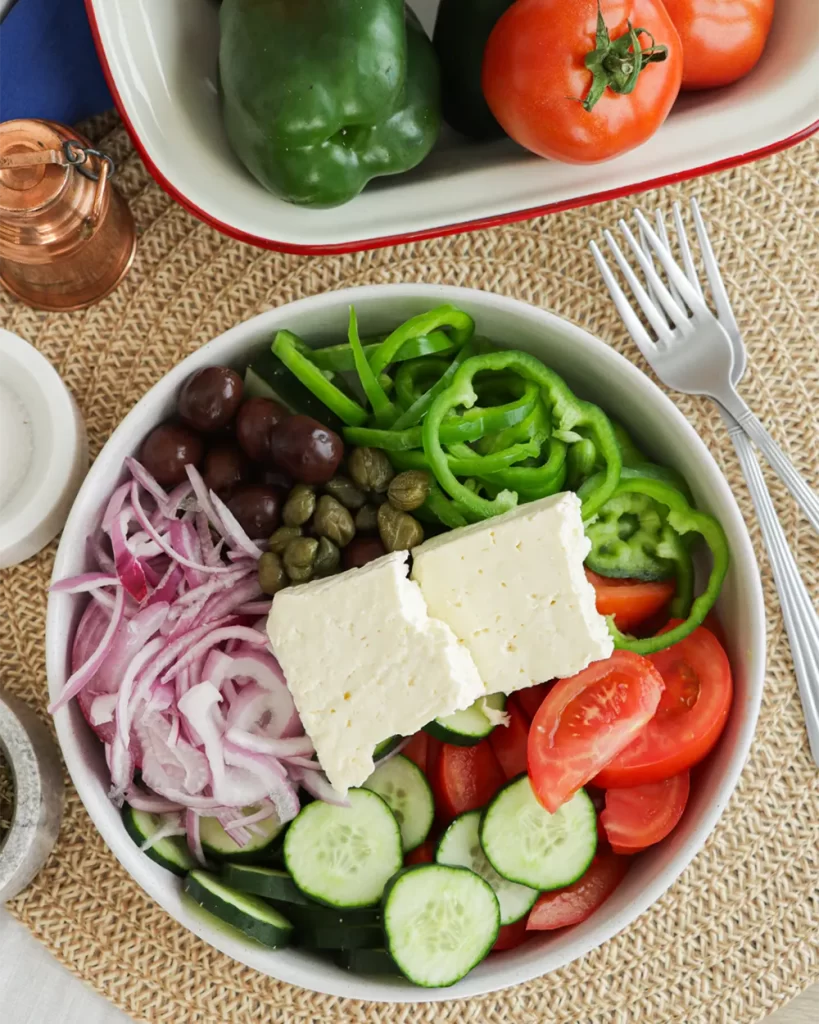 ensalada griega con queso feta 
