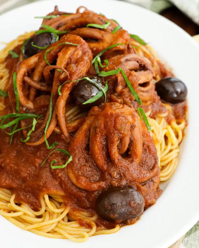 fideos con salsa de calamar