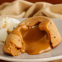 volcan de dulce de leche con helado