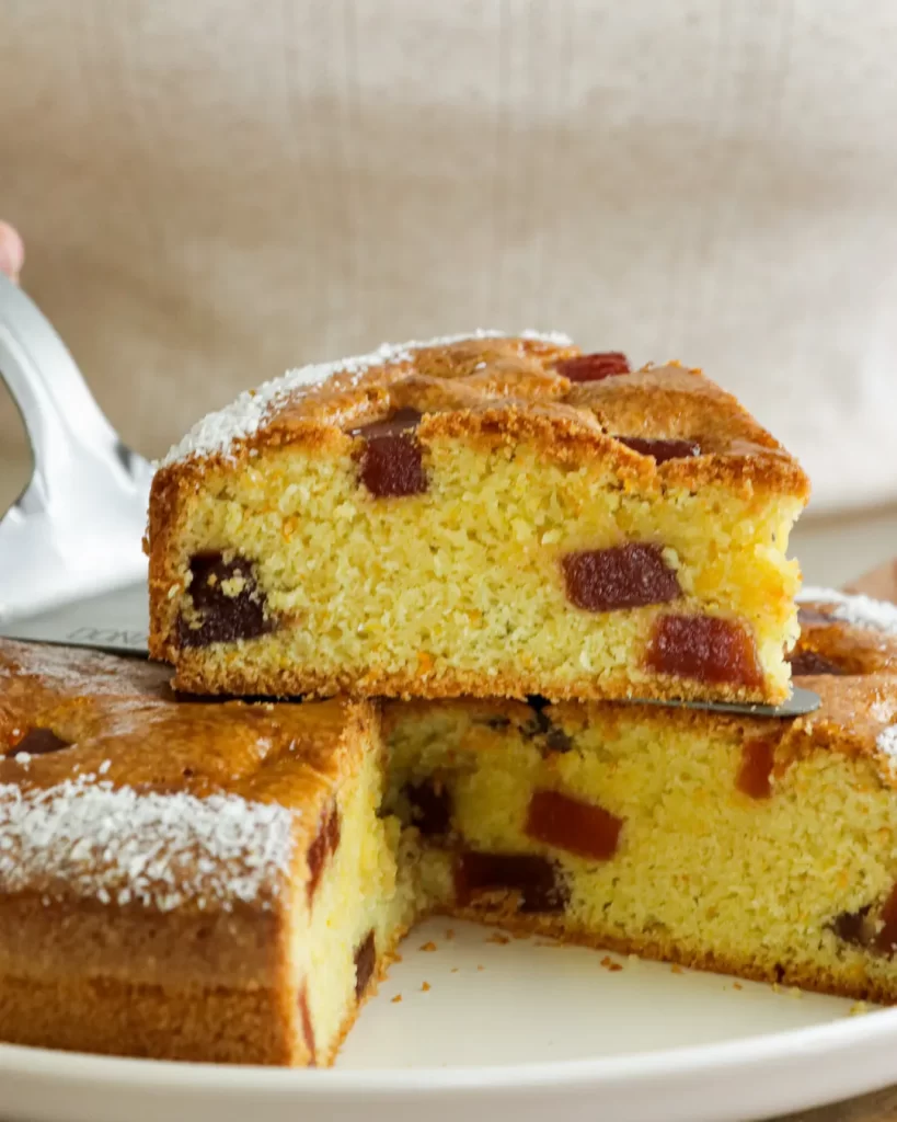 torta matera con trocitos de dulce de membrillo