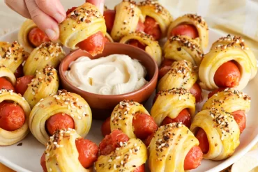 salchichas envueltas con masa casera
