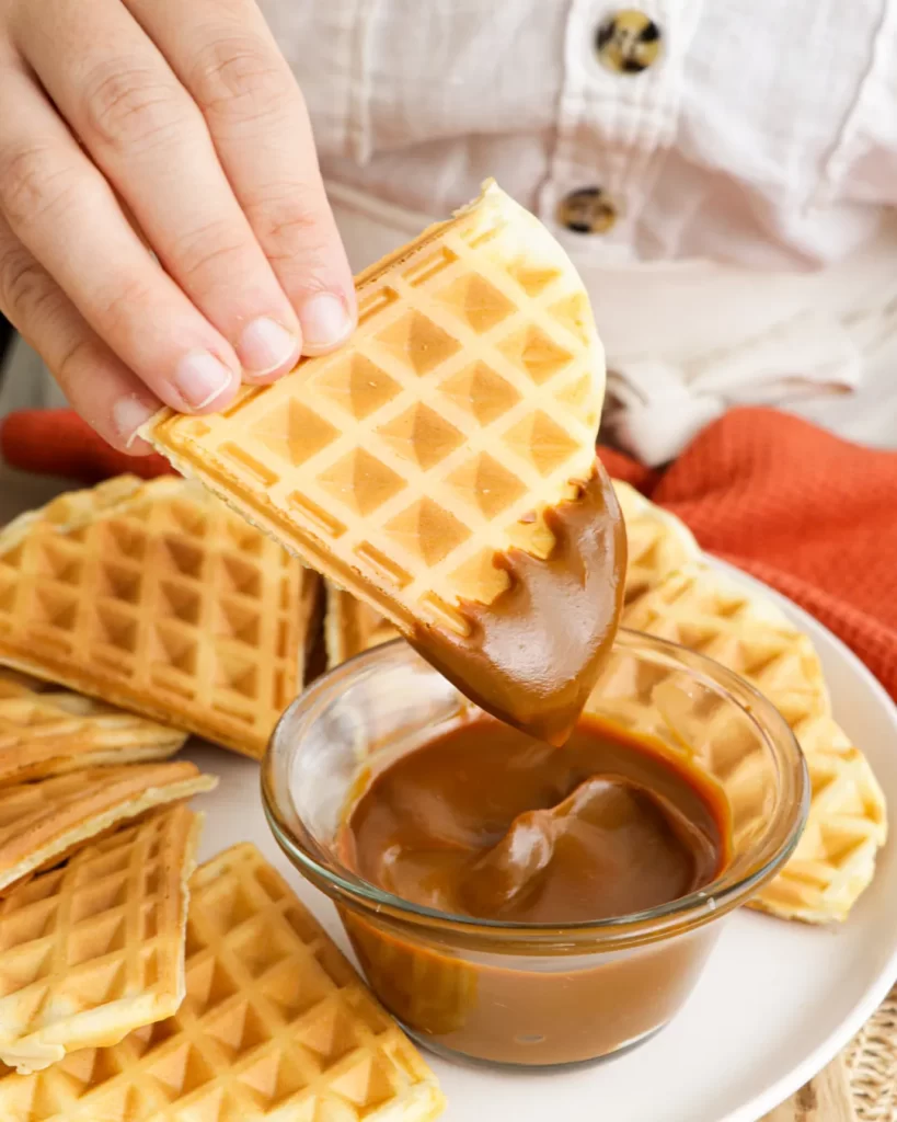 waffles caseros con dulce de leche